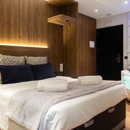 Daos Suites & Terrace Marbella Dış mekan fotoğraf