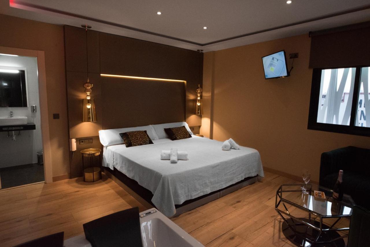 Daos Suites & Terrace Marbella Dış mekan fotoğraf