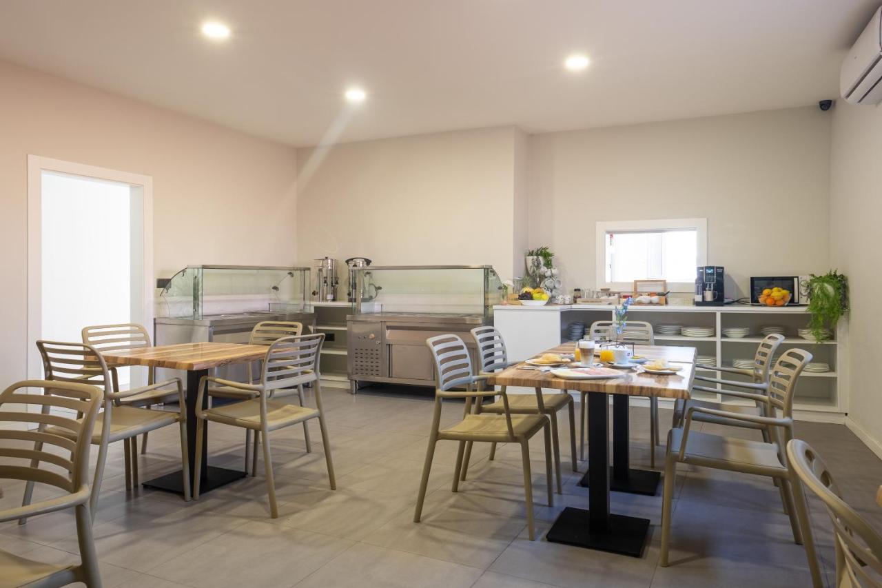 Daos Suites & Terrace Marbella Dış mekan fotoğraf