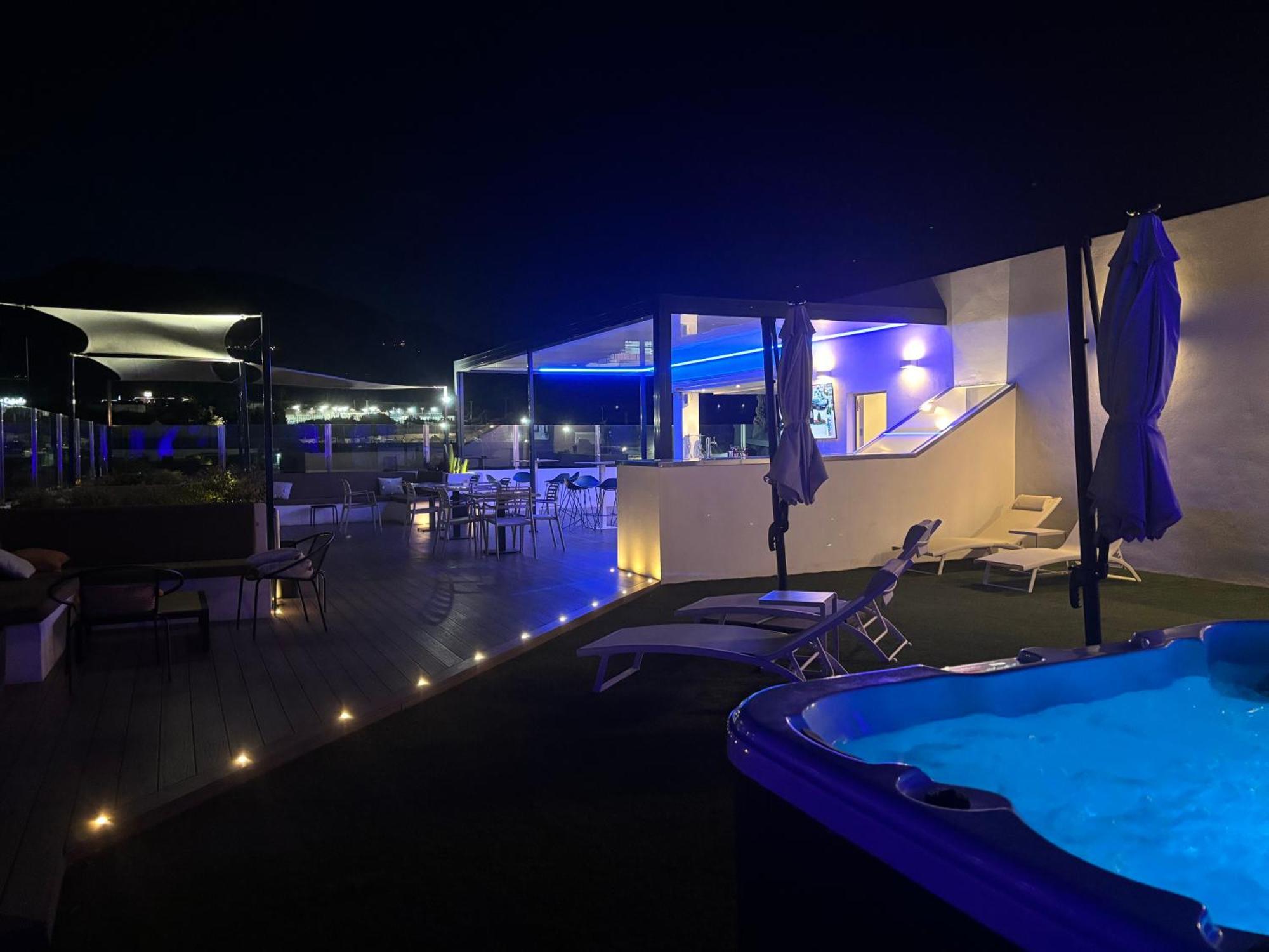 Daos Suites & Terrace Marbella Dış mekan fotoğraf