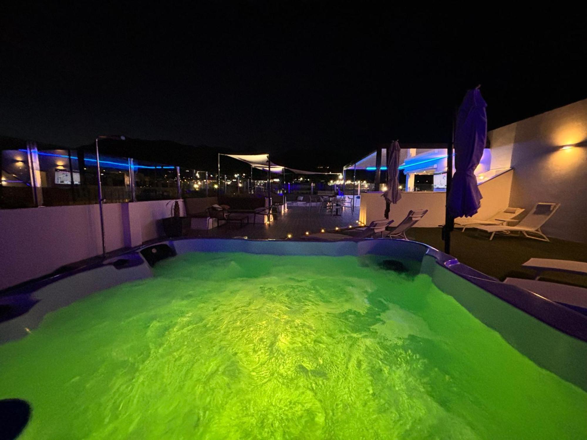 Daos Suites & Terrace Marbella Dış mekan fotoğraf