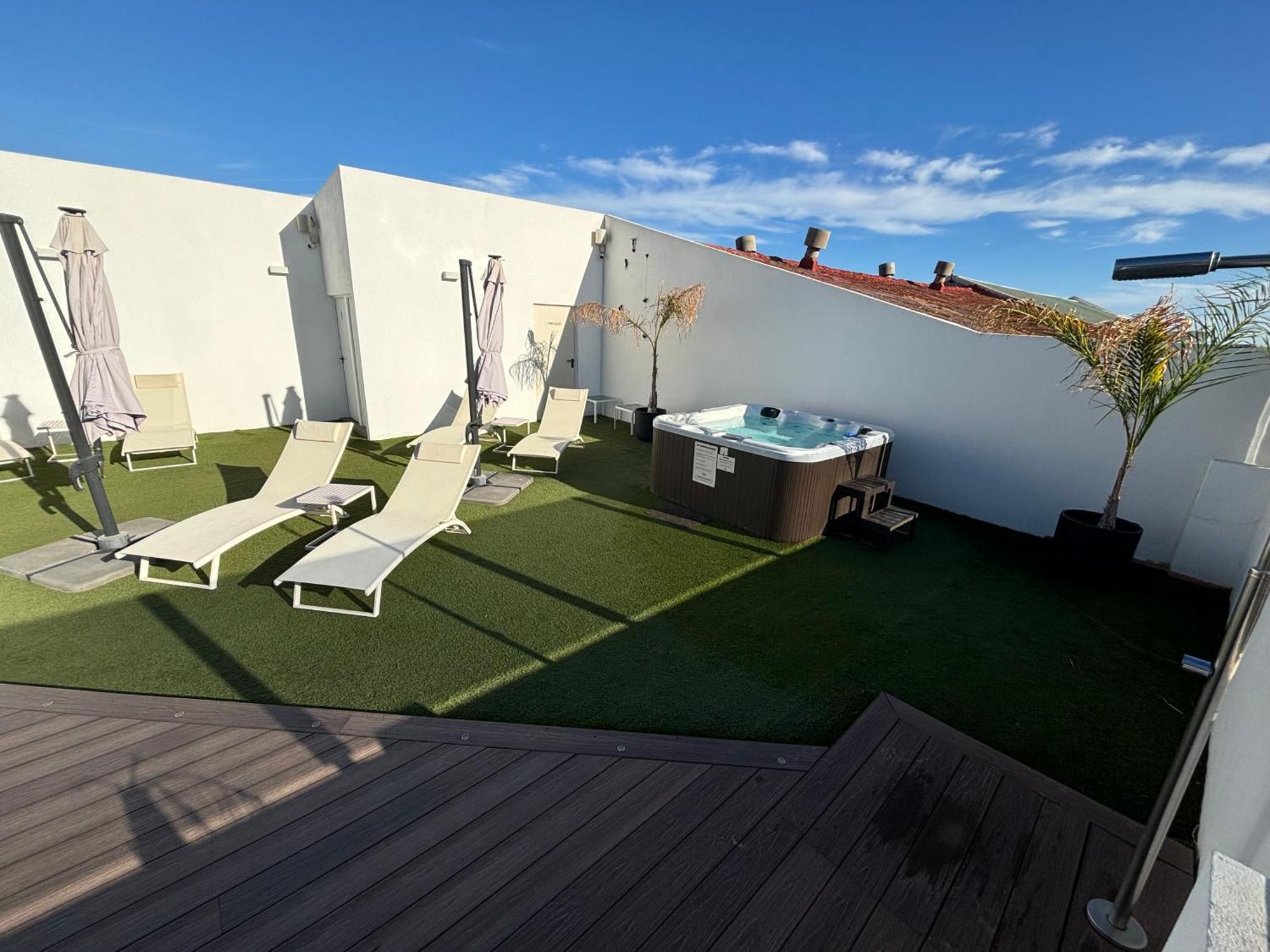 Daos Suites & Terrace Marbella Dış mekan fotoğraf